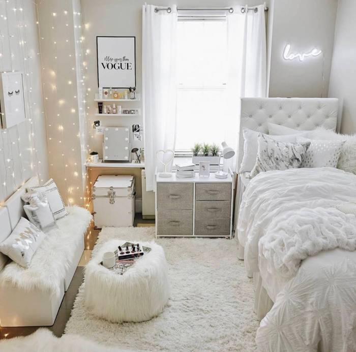 How to decorate a college bedroom