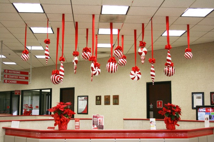 How to decorate an office window for christmas