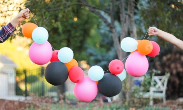 How to Make Simple Balloon Decoration at Home