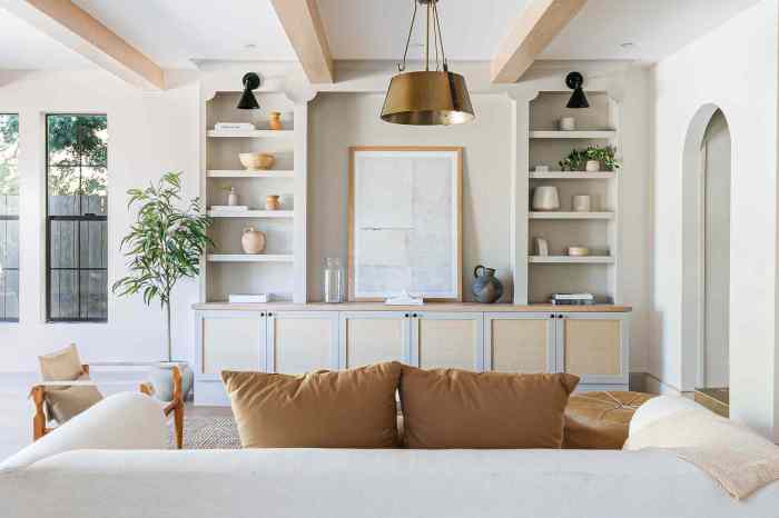 How to decorate dining room built ins